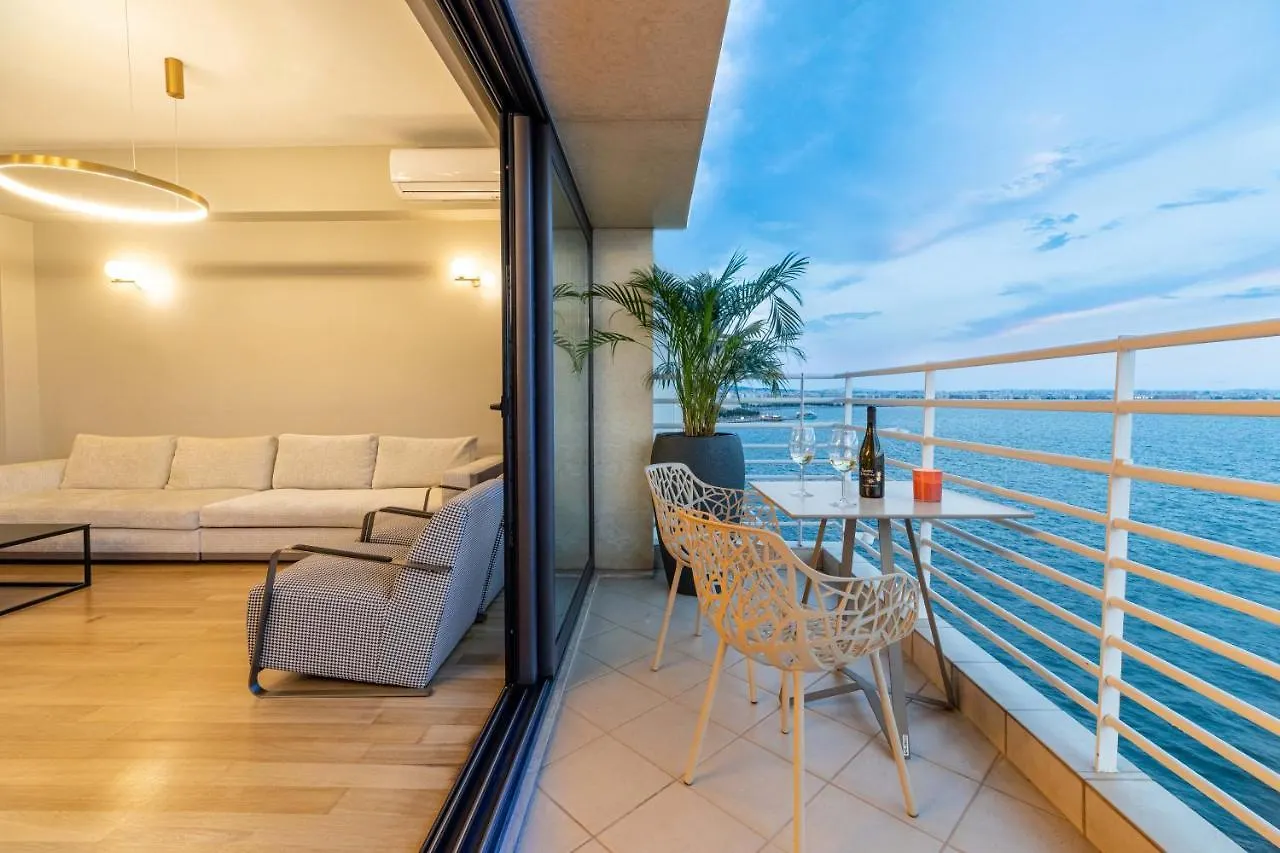 Iconic Salonica Suite Seafront Apartment