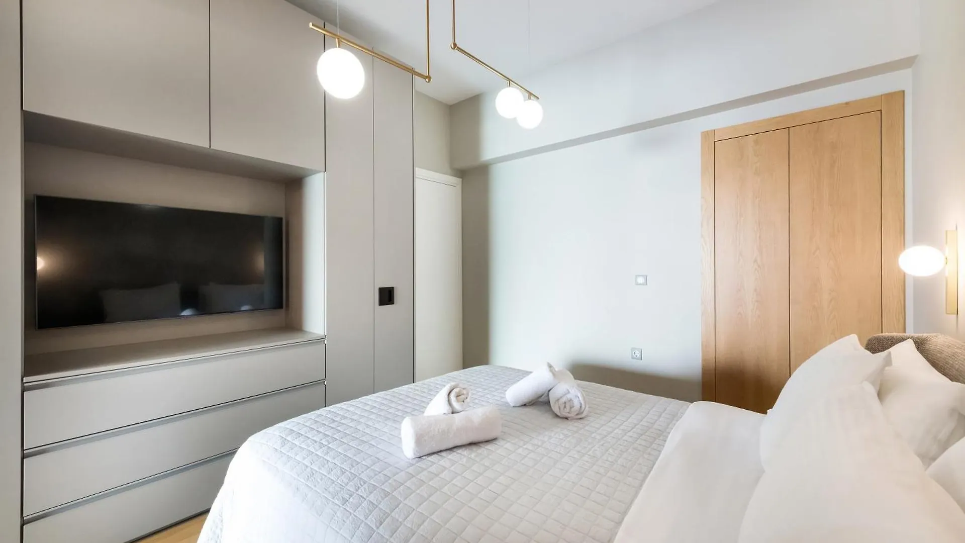 Iconic Salonica Suite Seafront Thessaloniki