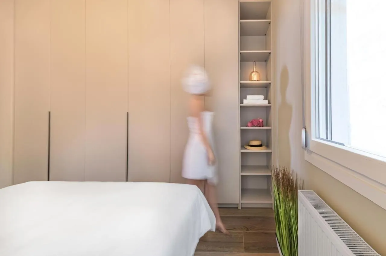 Apartment Iconic Salonica Suite Seafront
