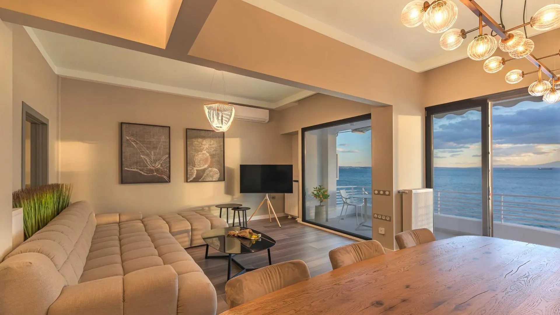 Iconic Salonica Suite Seafront Apartment Thessaloniki