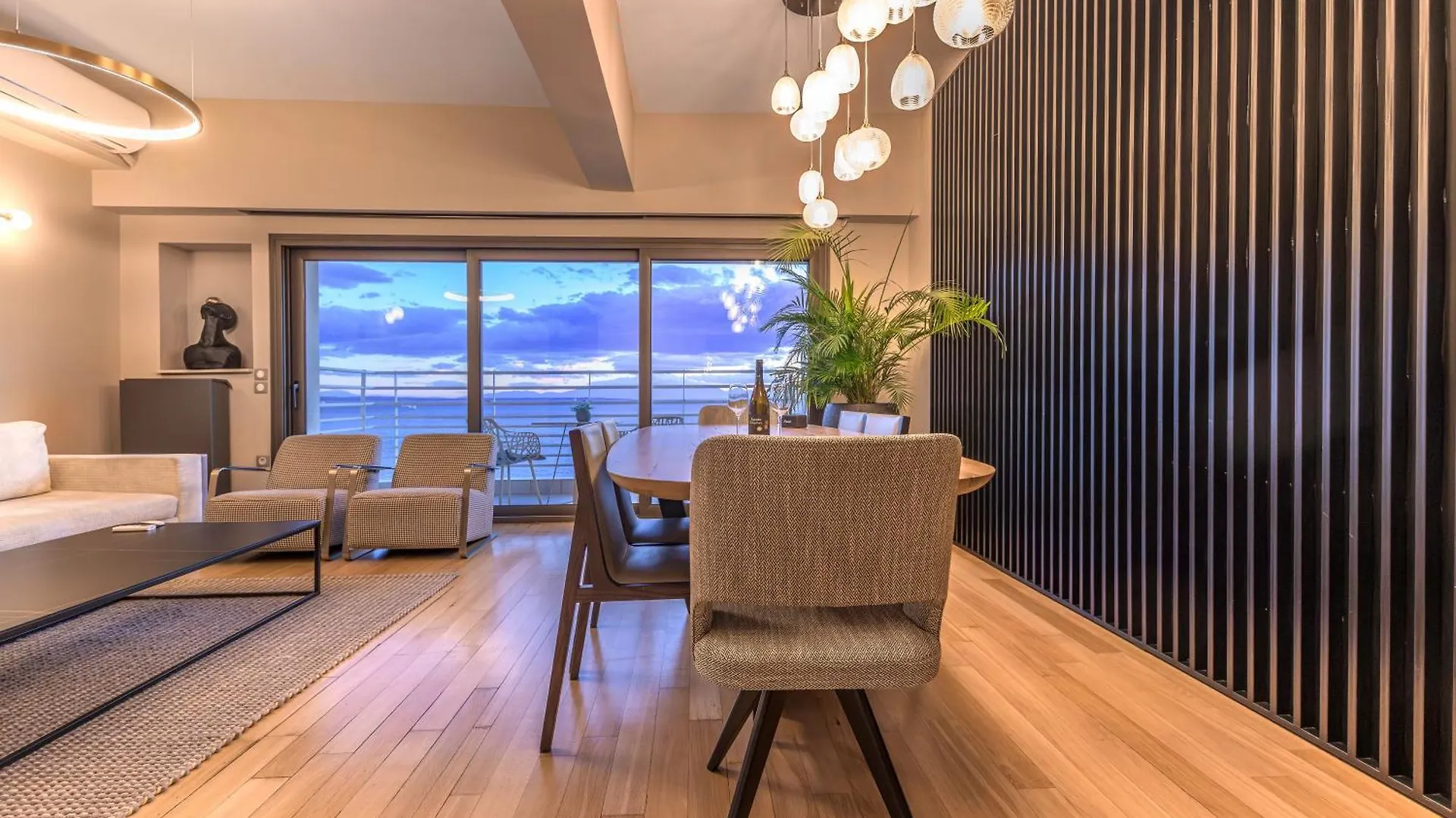 Iconic Salonica Suite Seafront Thessaloniki